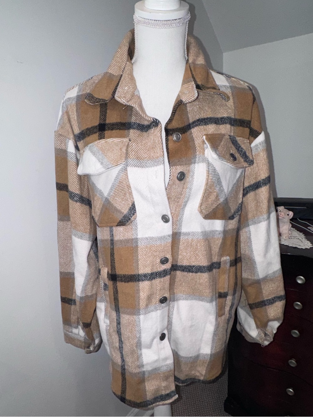 BouTikome Plaid Button-Up Shacket Jacket in Tan & White